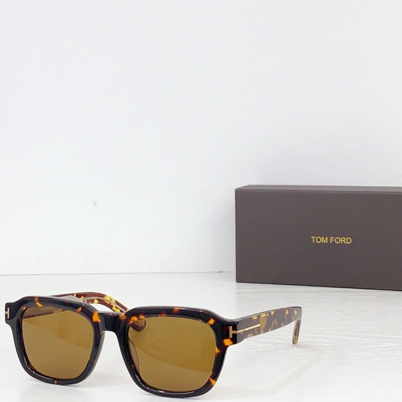 TOM FORD